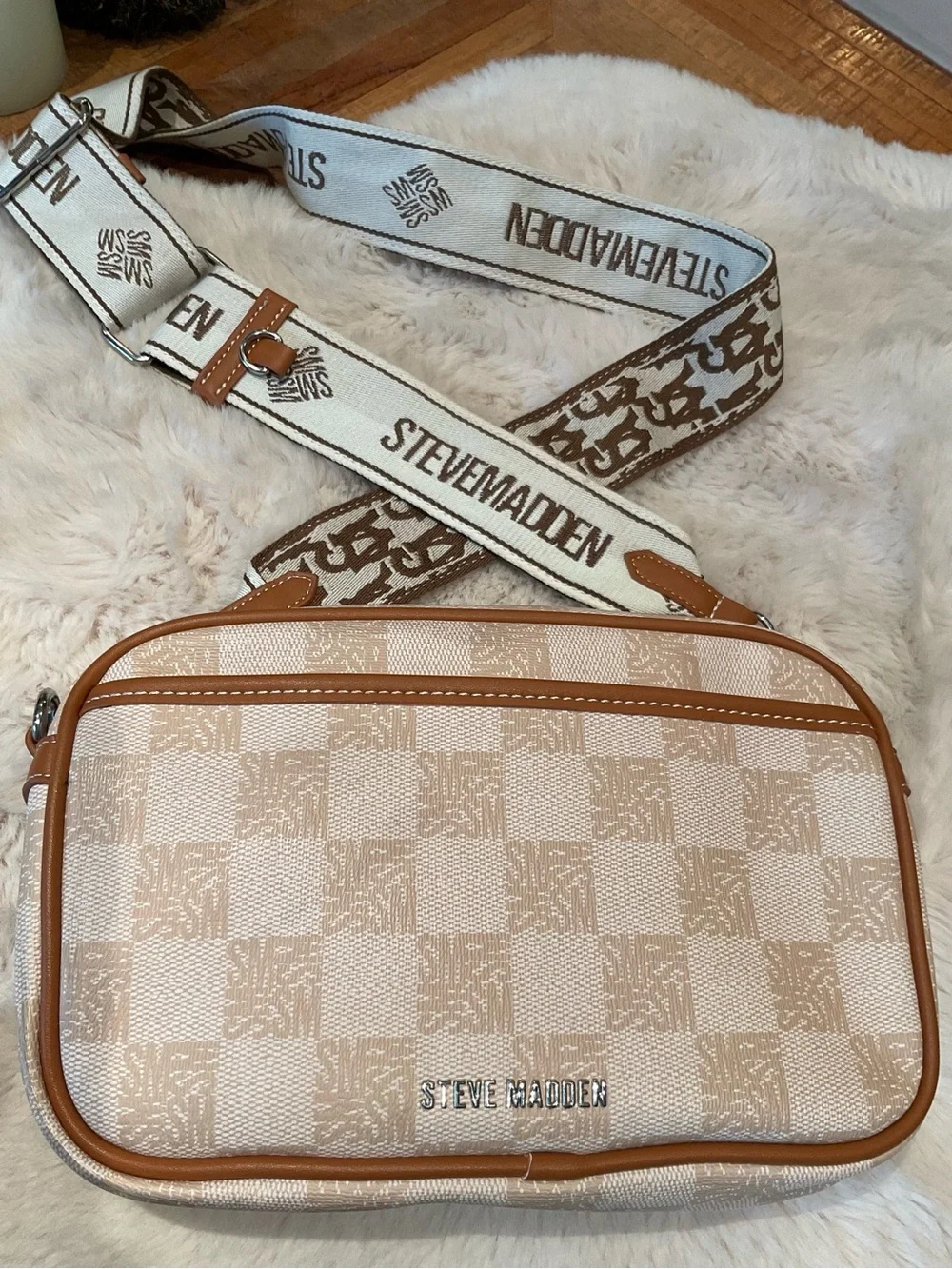 The Viral STEVE MADDEN Brailay Bag ! Vegan Leather Crossbody Bag - Picture 2 of 9